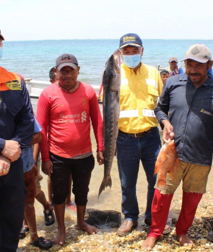 Trabajadores de Cerrejón y pescadores estrechan lazos para la conservación del mar