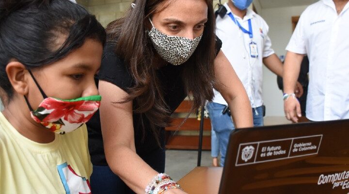 Parque lineal más grande de Latinoamérica ya tiene internet gratuito con activación de zona digital por parte de la ministra TIC, Karen Abudinen