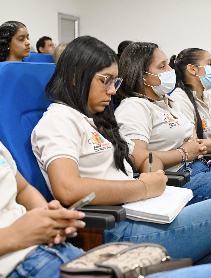 Uniguajira y Sociedad Colombiana de Pediatría capacitan a más de 120 profesionales en salud del departamento